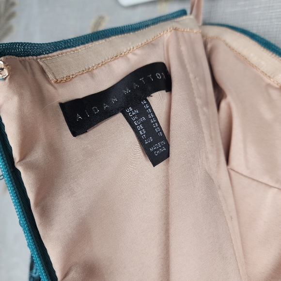 AIDAN MATTOX Long Plunge Neck Off Shoulder Evening Gown - Picture 13 of 16